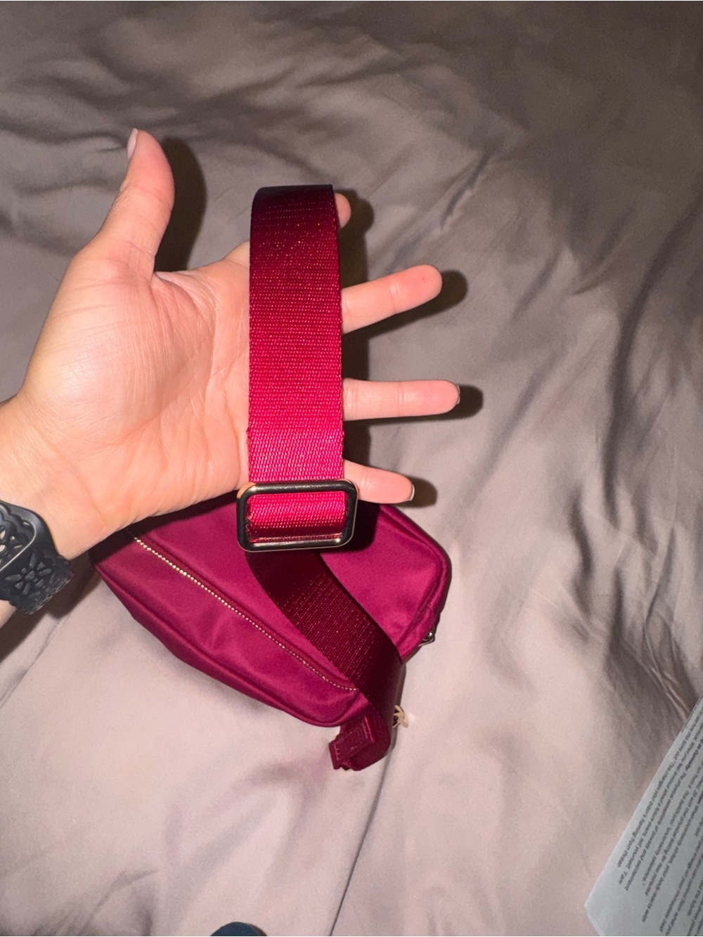 lululemon athletica Everywhere Crossbody Bag Metal Hardware Berry Rumble/GOLD - Picture 5 of 16